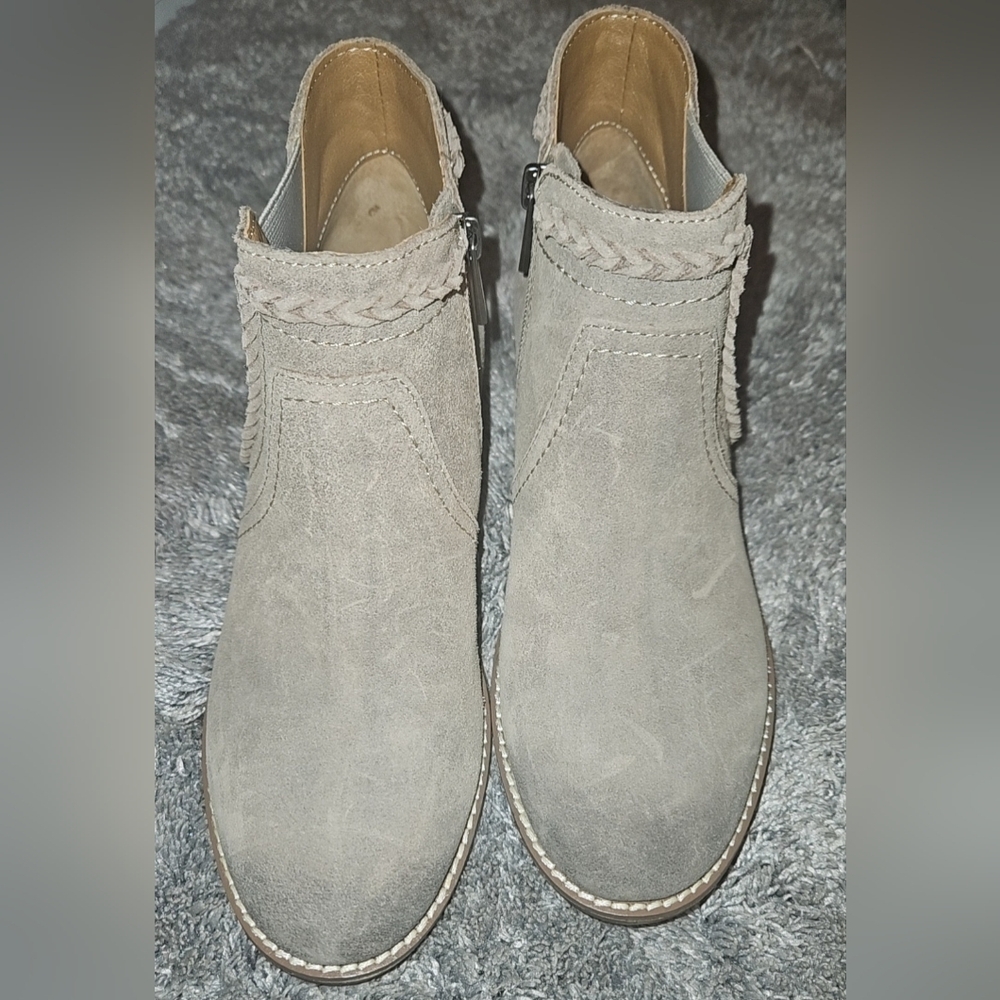 Women's Earth Nika Round Toe Stacked Heel Casual Boots Size 7 - Picture 6 of 9